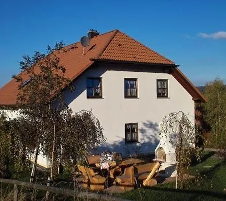 In Fischbach Mit Terrasse, Garten Und Grill