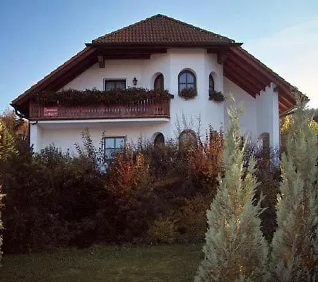 In Fischbach Mit Terrasse, Garten Und Grill Waltershausen